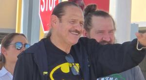 Relacionada captaron-teo-gonzalez-fila-puente-libre-el-paso-texas-presentaciones.jpg